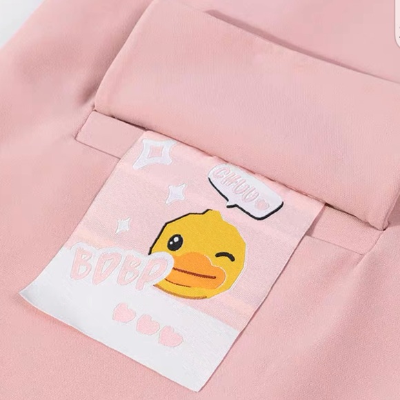B. Duck Oversized Pink Suit - Picture 5 of 7